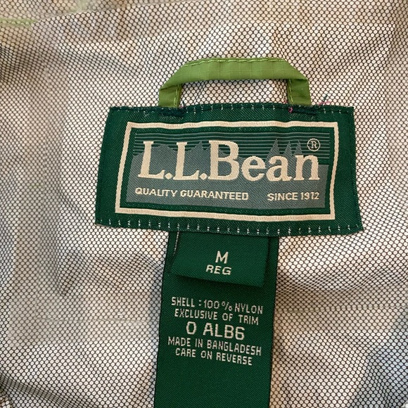 L.L.Bean windbreaker jacket. Bright green, women’s medium. - Picture 9 of 11